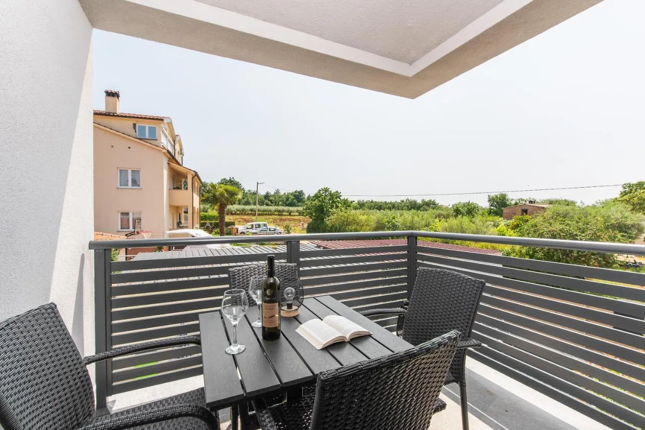 Grivicic Apartment B Пореч